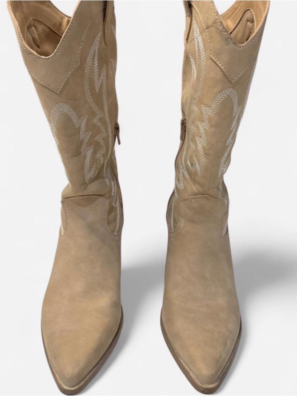 Boots - Picture 3 of 5